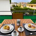 アパート 110 - Beachside Renovated 1br 5 Min From カンブリルス