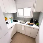 アパート 110 - Beachside Renovated 1br 5 Min From カンブリルス