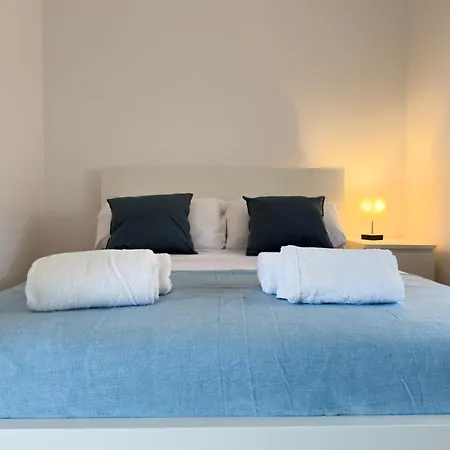 アパート 110 - Beachside Renovated 1br 5 Min From カンブリルス