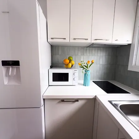 110 - Beachside Renovated 1br 5 Min From * カンブリルス