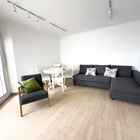 110 - Beachside Renovated 1br 5 Min From דירה *